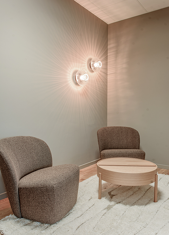 kontorindretning lounge stole og bord