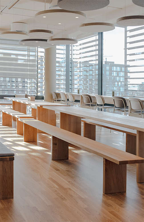 borde og bænke på Clever kontor