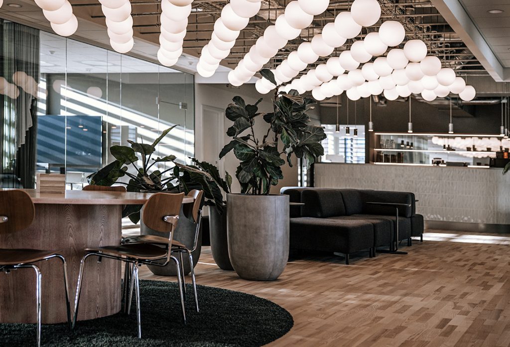 kontor fællesareal hos clever