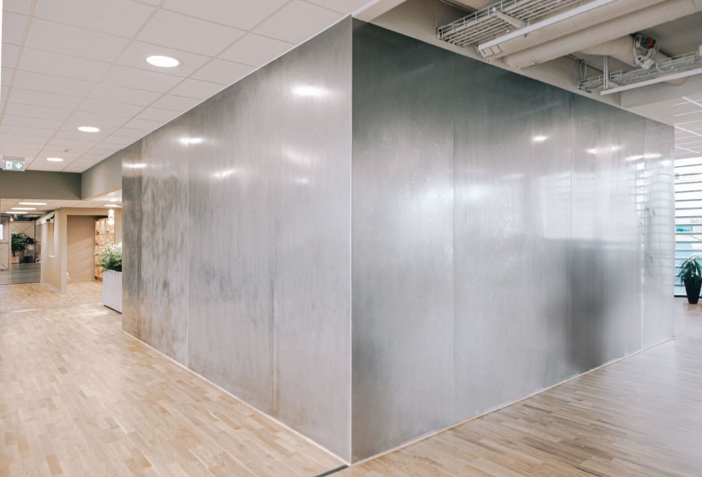 metallisk væg - space planning